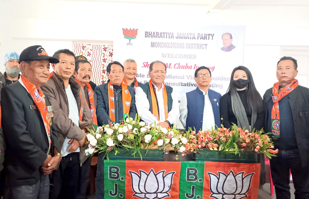 BJP National Vice-President Dr M Chuba Ao (4th from left) along with the BJP Mokokchung district officials after the consultative meeting on 24 November 2021. (Photo Courtesy: BJP Mokokchung)